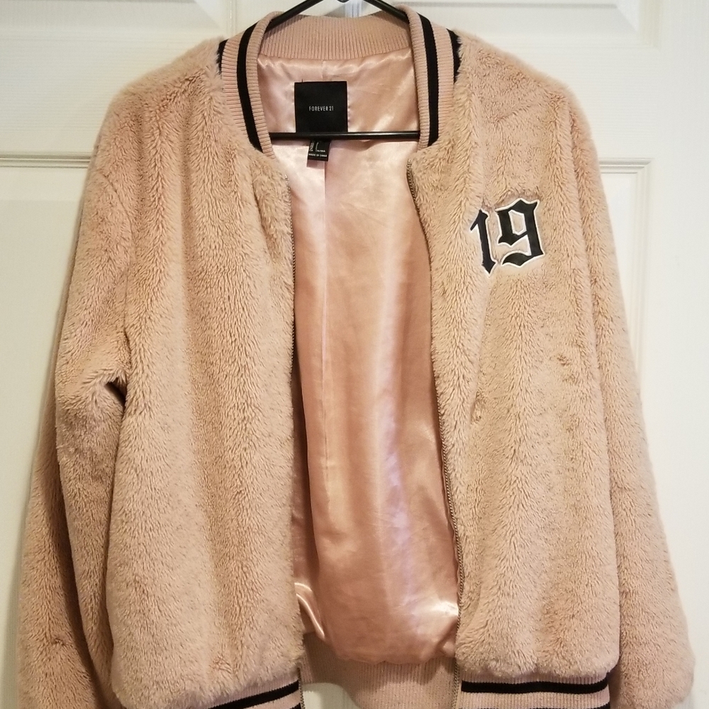 Stylish pink Fussy bomber Jacket.